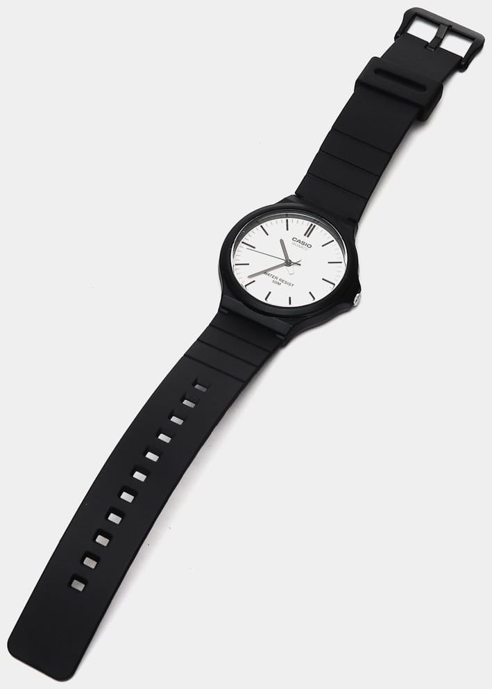 Casio MW-240-7EVEF мужские часы застежка крупным планом