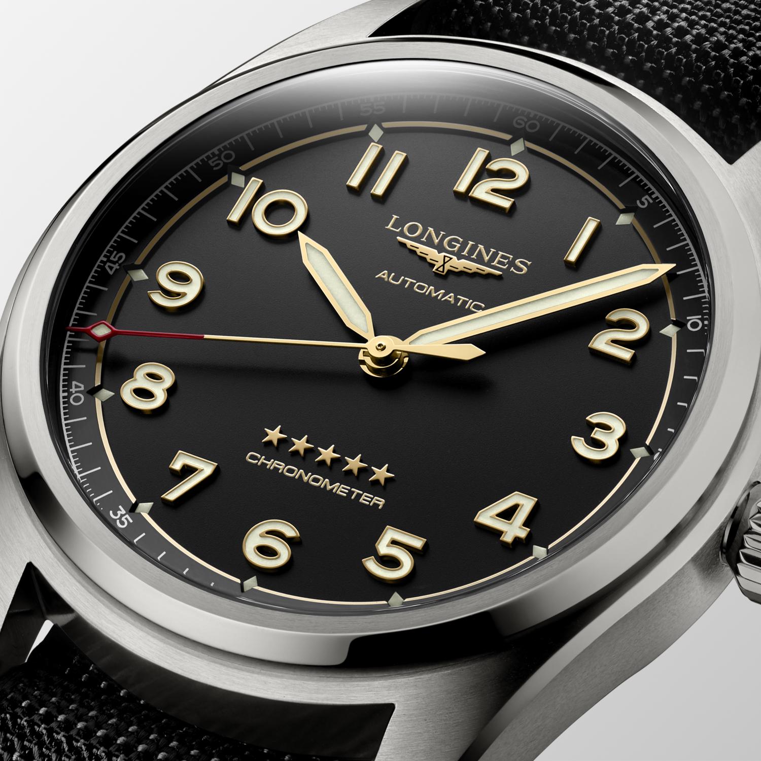 Longines Longines Spirit L3.811.1.53.2 механические мужские часы часы крупный план серый циферблата