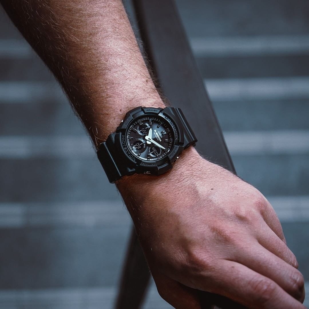 Casio Casio G-Shock GAW-100B-1A , наручные мужские часы фото под углом