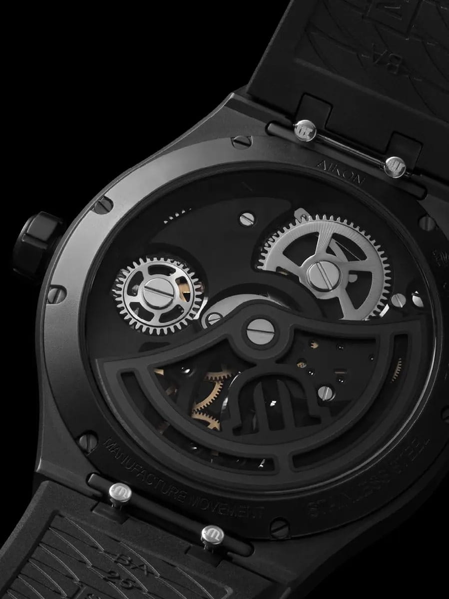 Maurice Lacroix Maurice Lacroix Aikon Master Grand Date Black AI6118-DLB0B-330-2 механические мужские часы часы крупный план черный циферблата