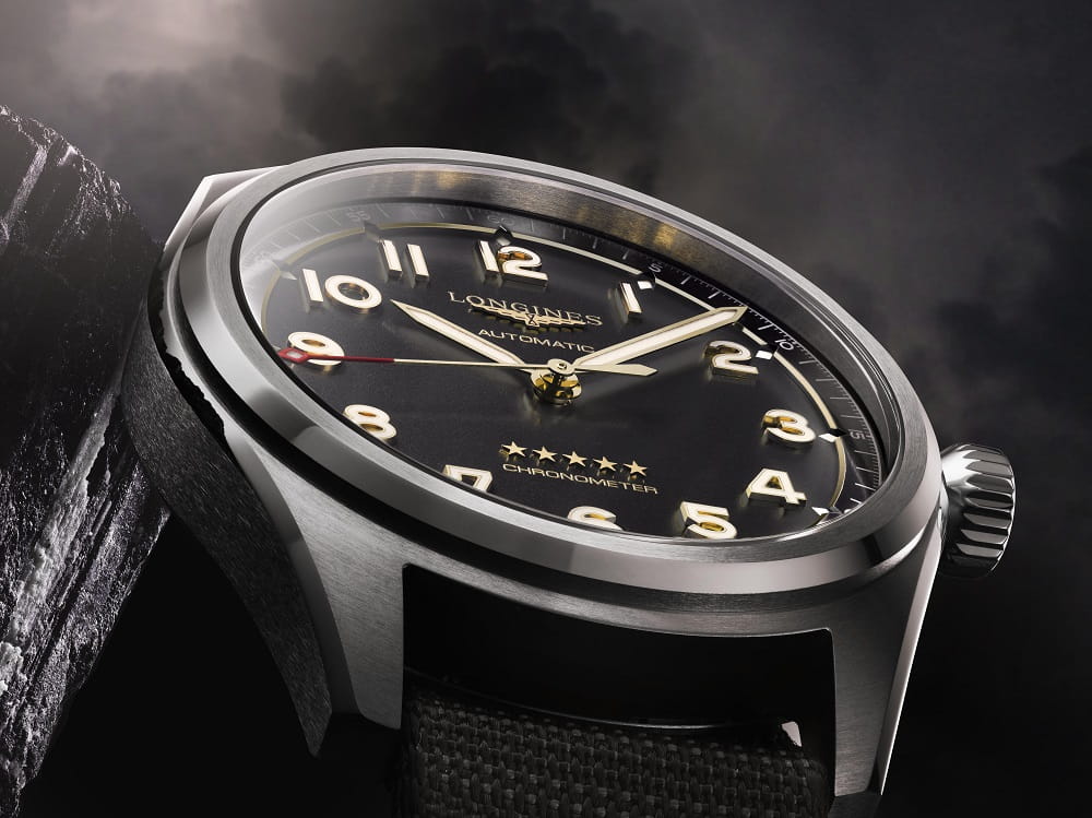 Longines L38111532 мужские часы застежка крупным планом