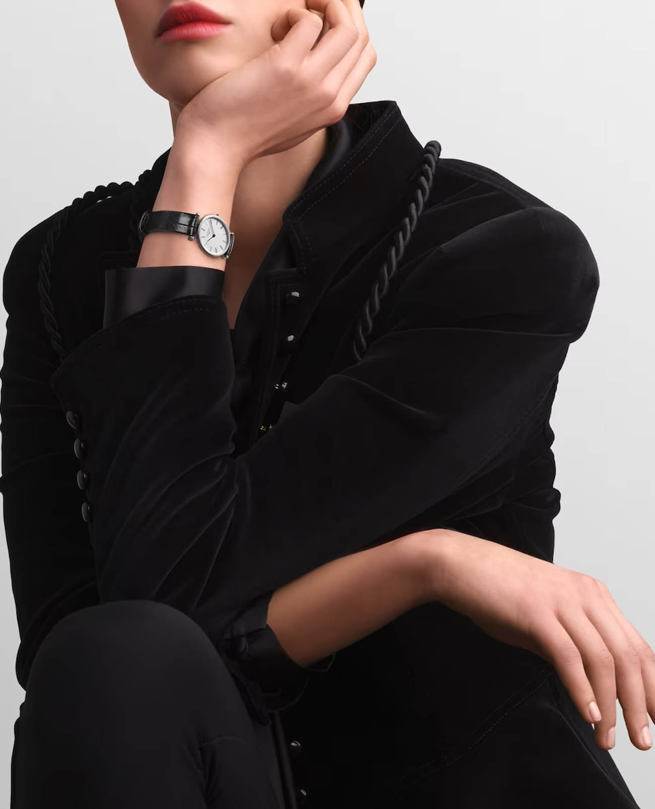 Оригинальные часы Longines Longines La Grande Classique L4.209.4.11.2 кварцевые калибр механизма l209 (на основе eta e03.001) общий вид