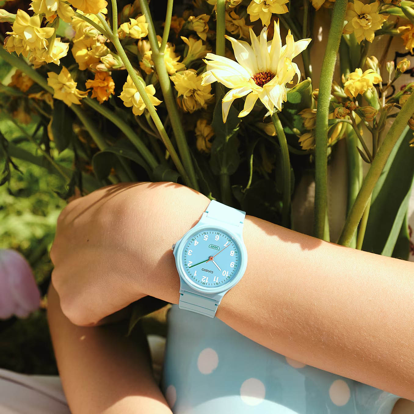 Casio Casio LQ-24B-2B , наручные женские часы фото под углом