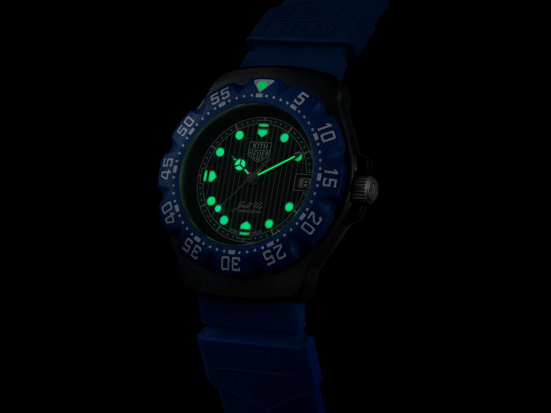TAG Heuer TAG Heuer Formula 1 I Kith WA121J.BT0012 кварцевые мужские часы часы крупный план черный циферблата