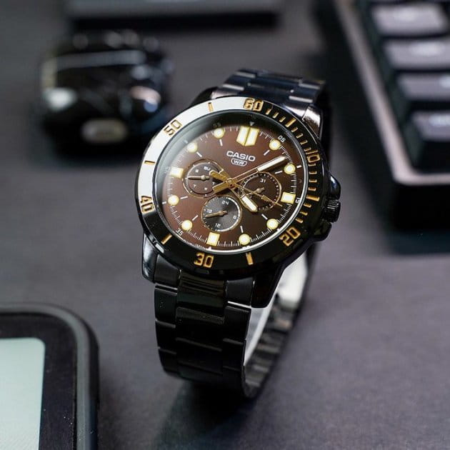 Casio Casio Collection MTP-VD300B-5E кварцевые мужские часы часы крупный план коричневый циферблата