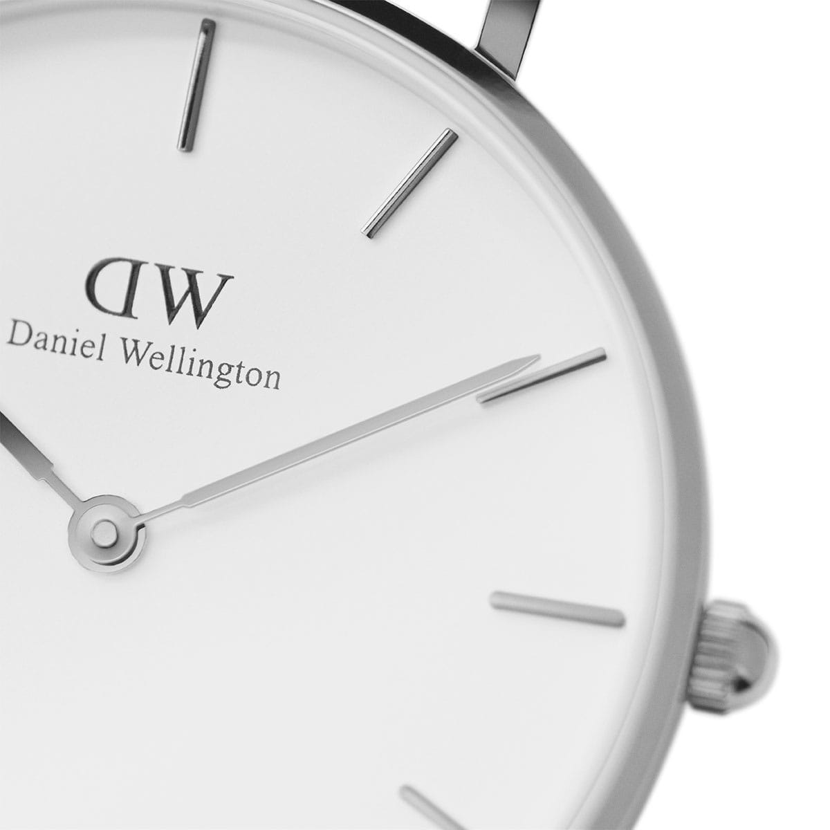 Daniel Wellington Daniel Wellington Petite Sterling DW00100164 , наручные женские часы фото под углом