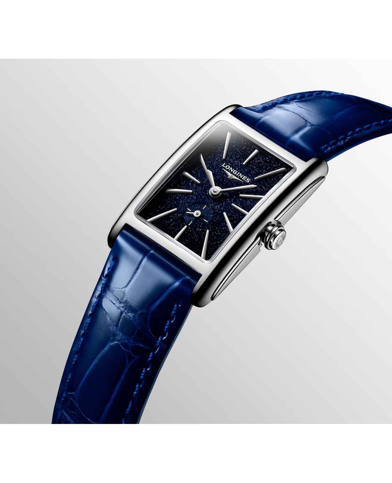 Longines L52554932 женские часы застежка крупным планом