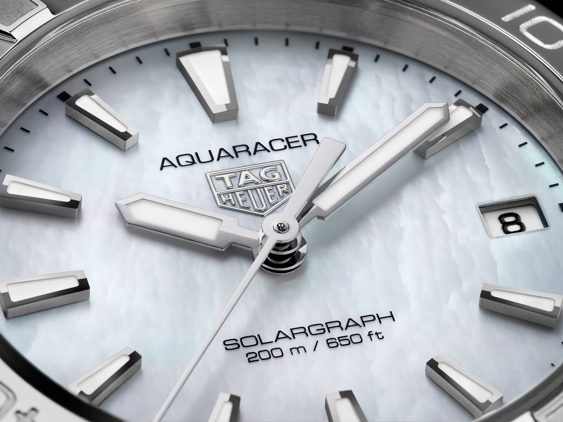 TAG Heuer TAG Heuer Aquaracer Professional Solargraph WBP1312.BA0005 женские часы перламутровый циферблат на запястье