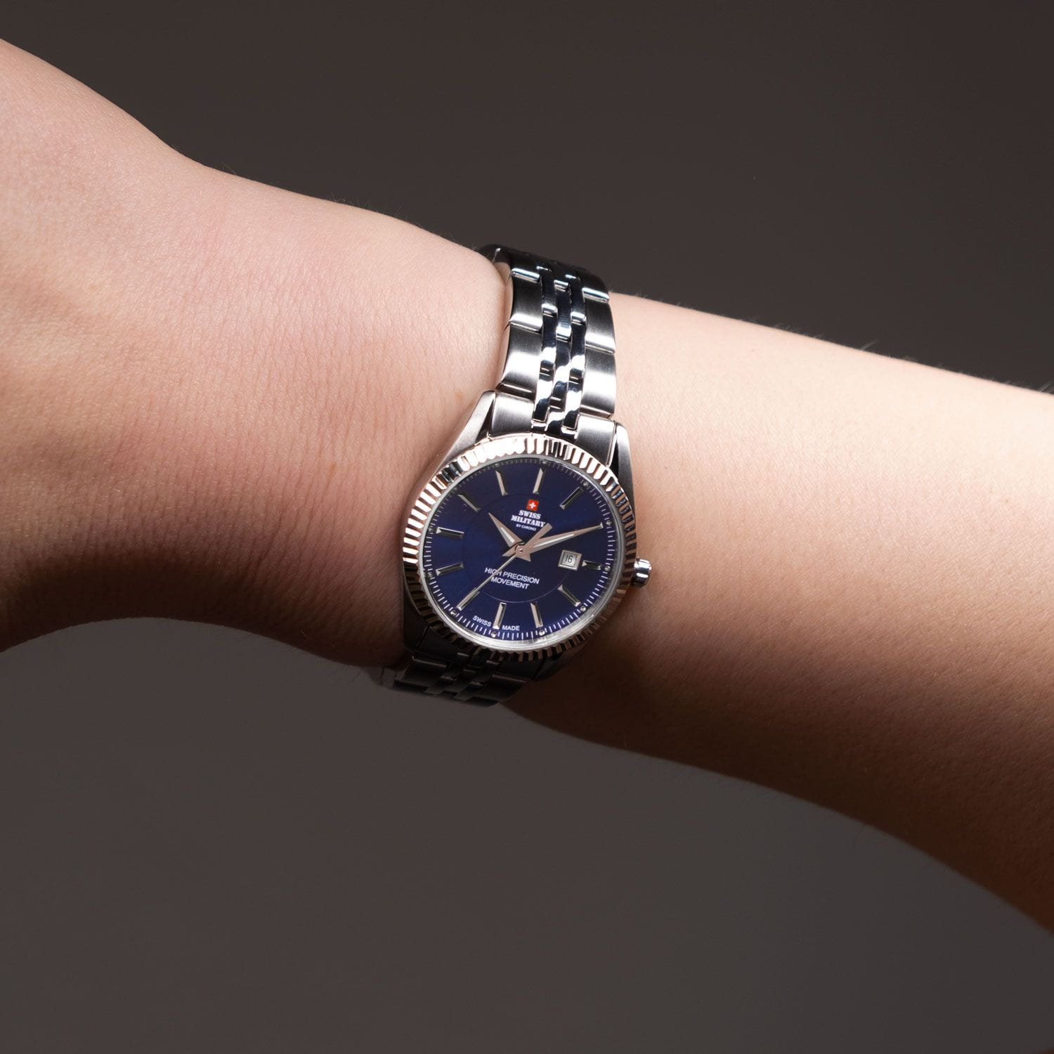 Swiss Military by Chrono Swiss Military by Chrono Сверхточные SM34066.03 кварцевые женские часы часы крупный план черный циферблата