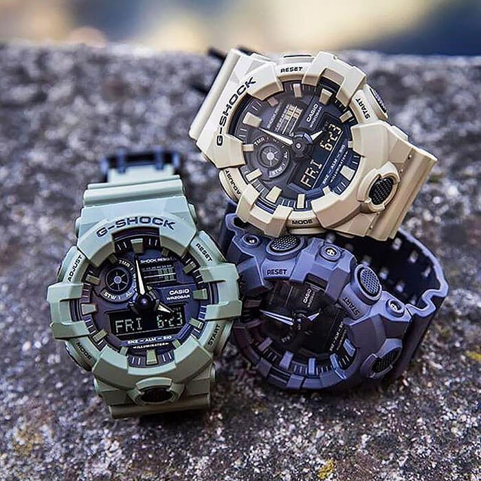 Casio Casio G-Shock GA-700UC-8A электронные часы с аксессуарами мужские часы модель GA-700UC-8A