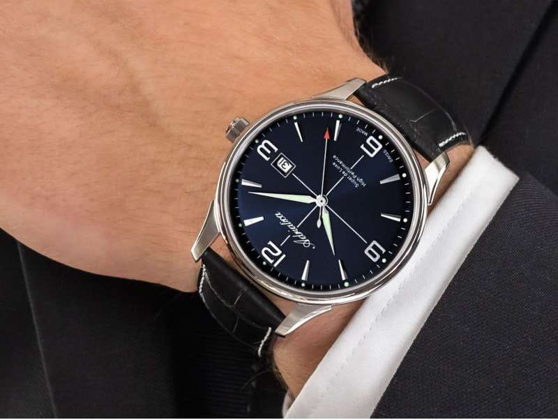 Adriatica A8331.5255Q мужские часы застежка крупным планом