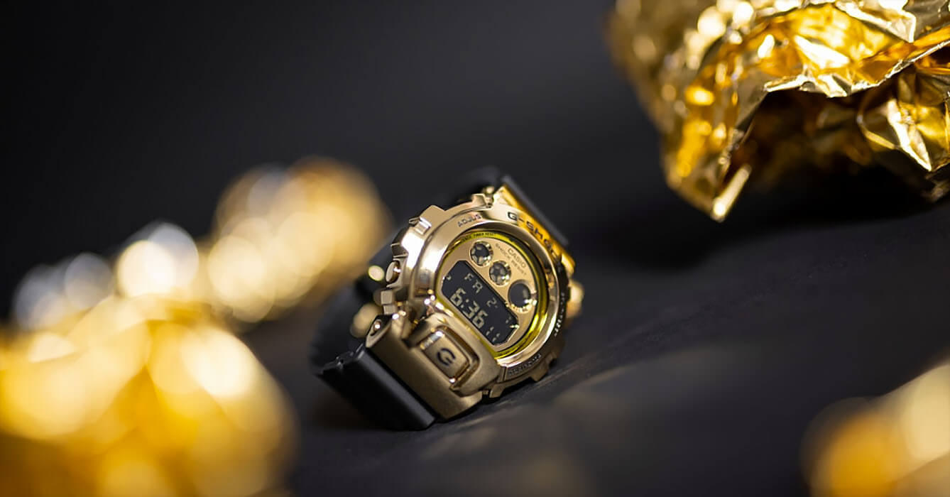 Casio Casio G-Shock GM-6900G-9 электронные мужские часы часы крупный план золотой циферблата