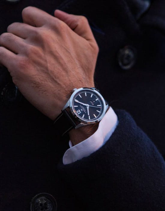 Hamilton H43515735 мужские часы застежка крупным планом