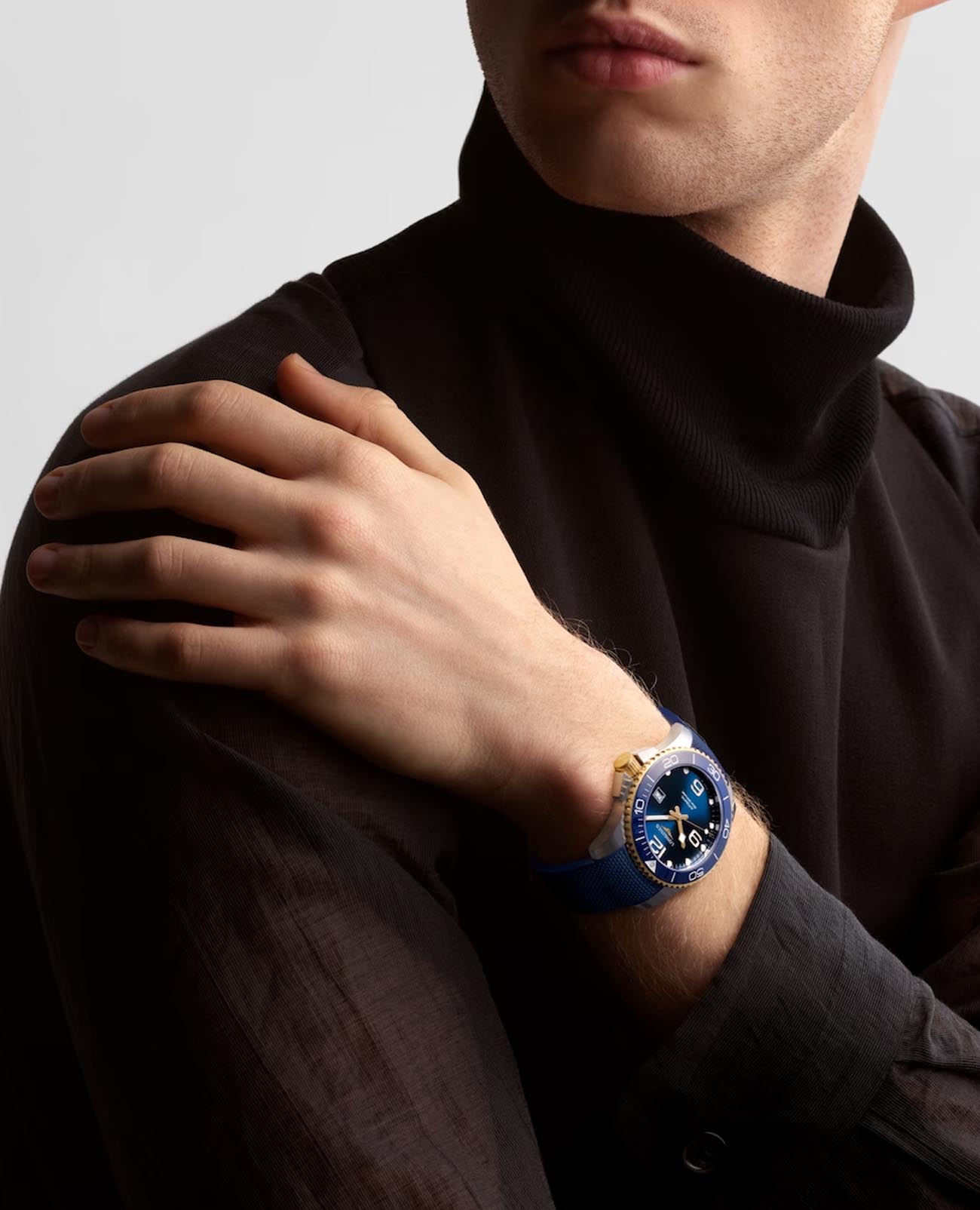 Longines Longines HydroConquest L3.782.3.96.9  мужские часы синий циферблат на запястье