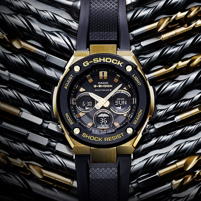 Casio Casio G-Shock GST-W300G-1A9 GST G-Steel, наручные мужские часы фото под углом