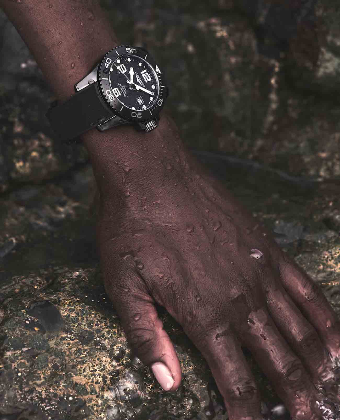 Longines Longines HydroConquest L3.784.4.56.9 механические мужские часы часы крупный план черный циферблата