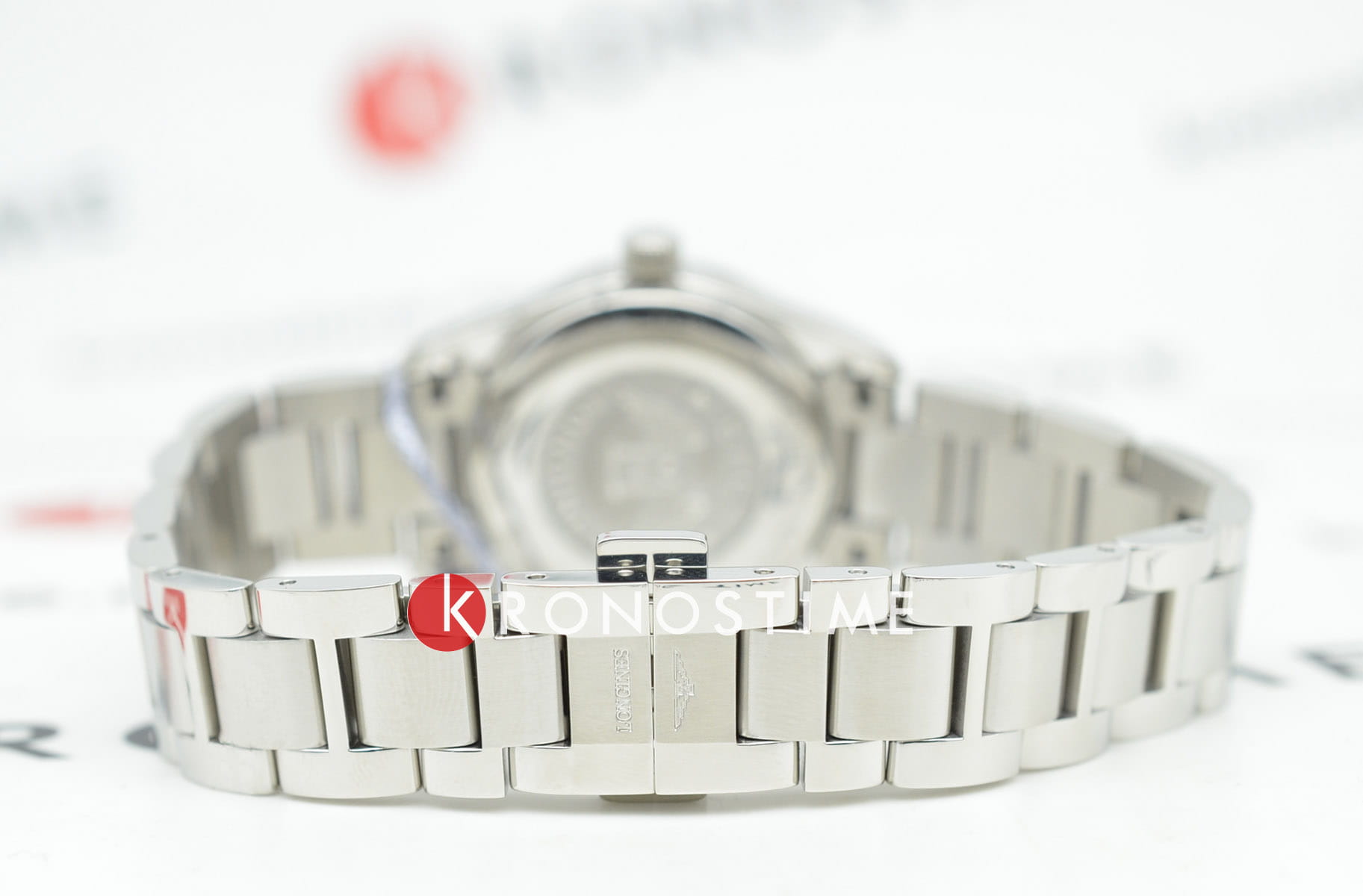 Longines Longines Conquest Classic L2.286.4.72.6 кварцевые женские часы часы крупный план серебристый циферблата