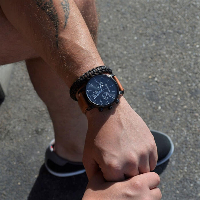 01.1743.115 мужские часы застежка крупным планом