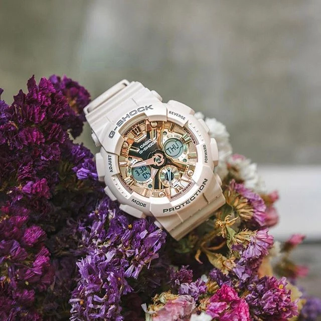 Casio Casio G-Shock GMA-S120MF-4ADR (GMA-S120MF-4A) электронные женские часы часы крупный план золотой циферблата