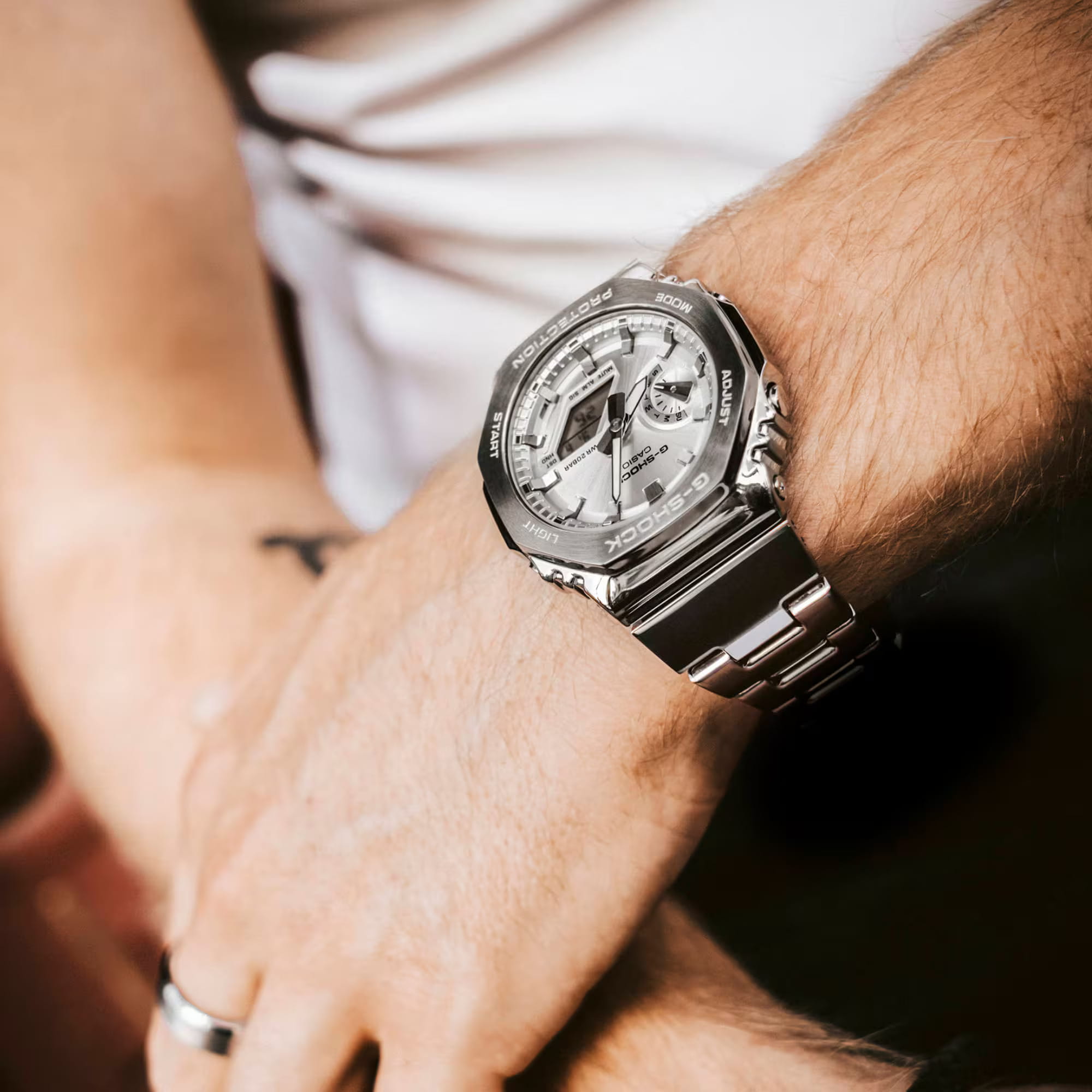 Casio Casio G-Shock GM-2110D-7A , наручные мужские часы фото под углом