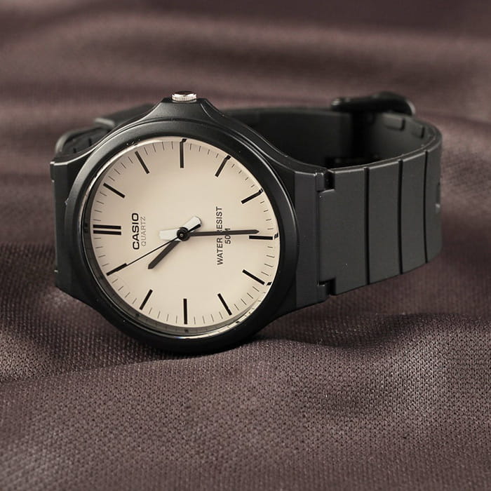 Casio Casio MW-240-7E MW-240-7EVEF оригинальные мужские часы в комплекте с коробкой