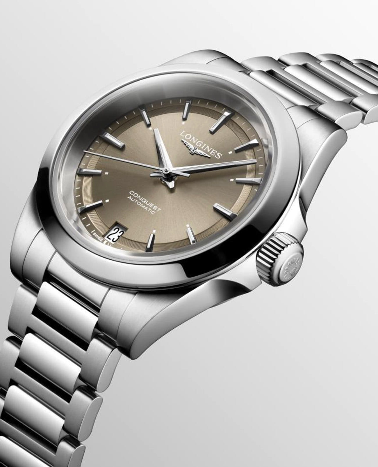 Longines Longines Conquest L3.430.4.62.6  — детали корпуса и нержавеющая сталь