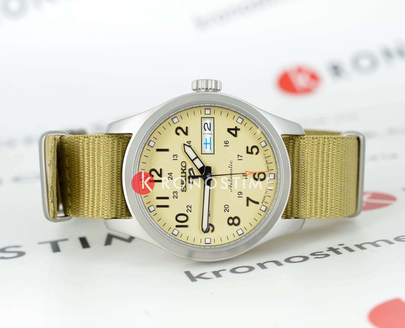Seiko Seiko 5 Sports SRPJ83K1 , наручные мужские часы фото под углом