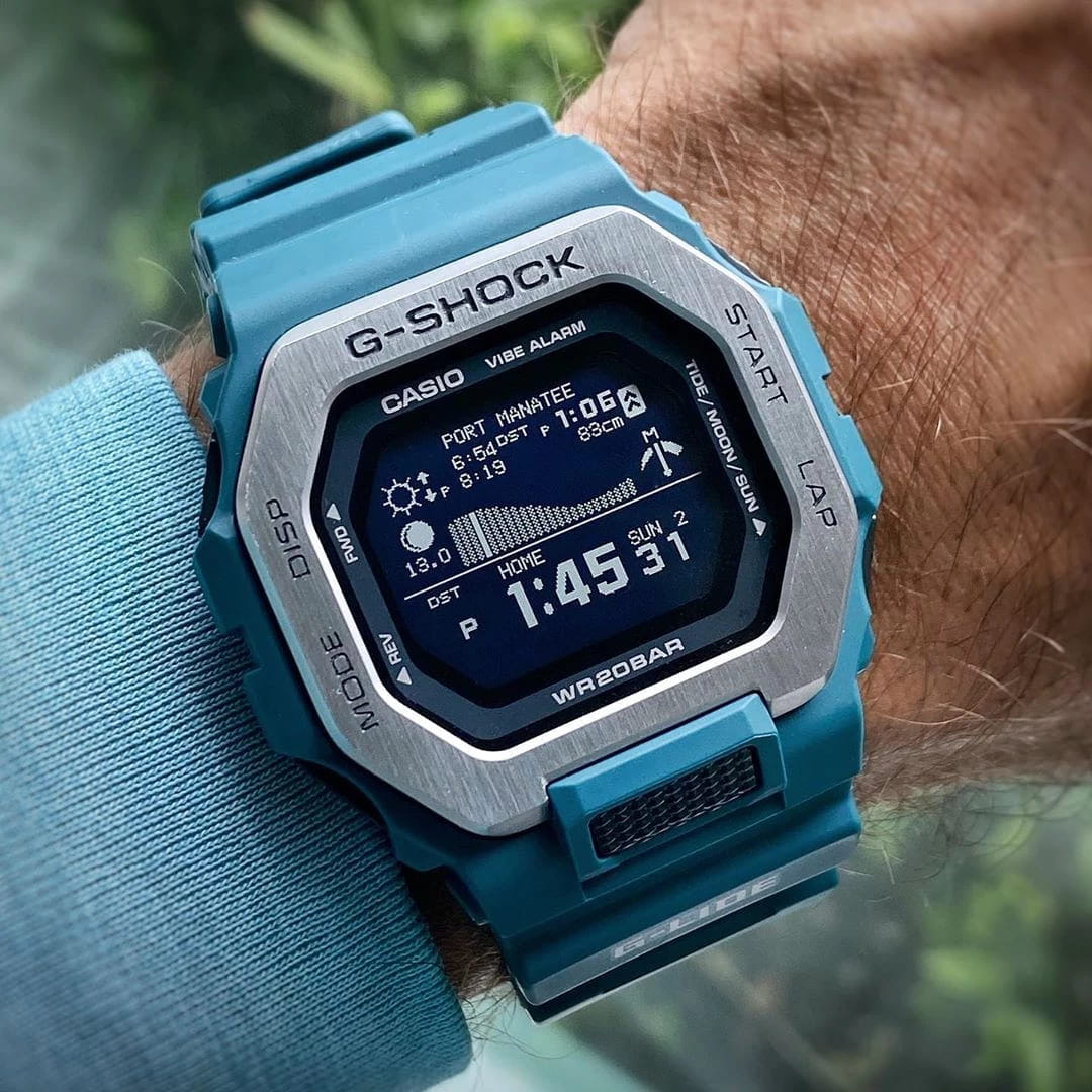 Casio Casio G-Shock GBX-100-2DR (GBX-100-2) , наручные мужские часы фото под углом