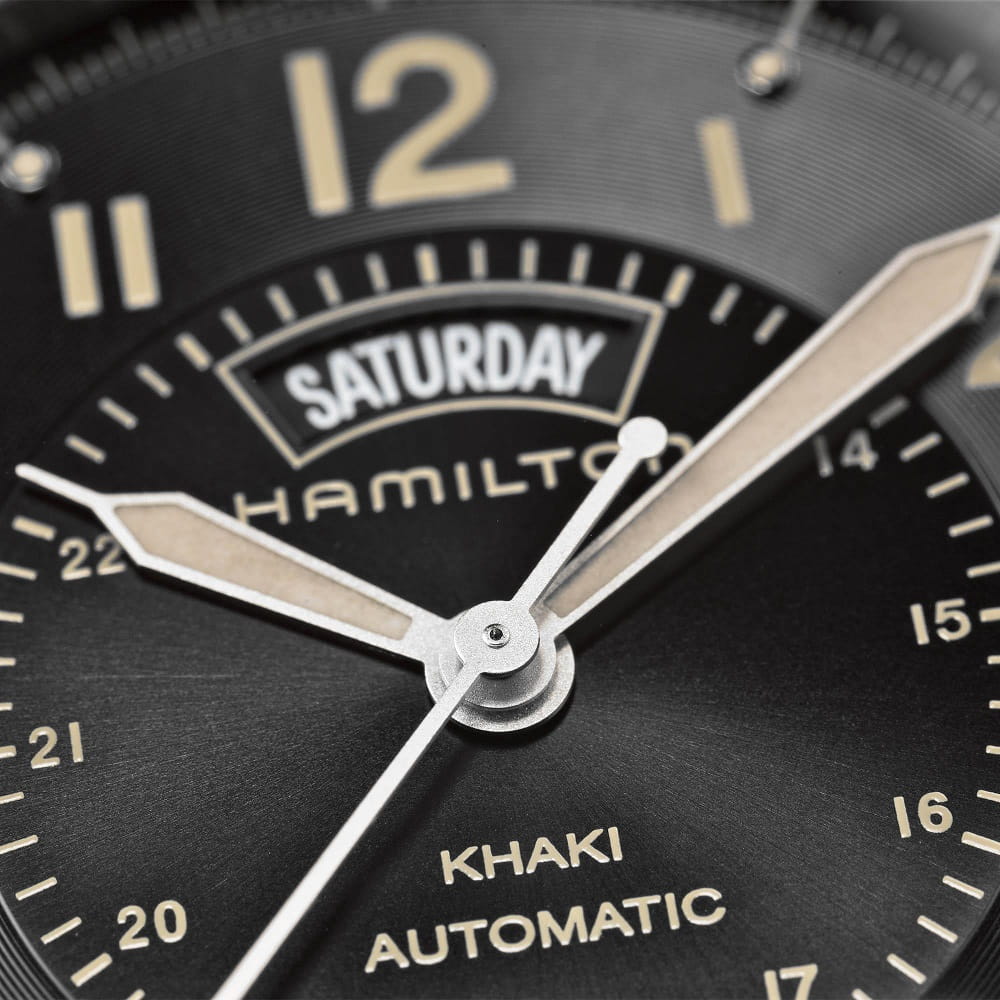 Hamilton Hamilton Khaki Field Day Date H70505833, khaki field швейцария мужские часы на браслете кожаный боковой вид