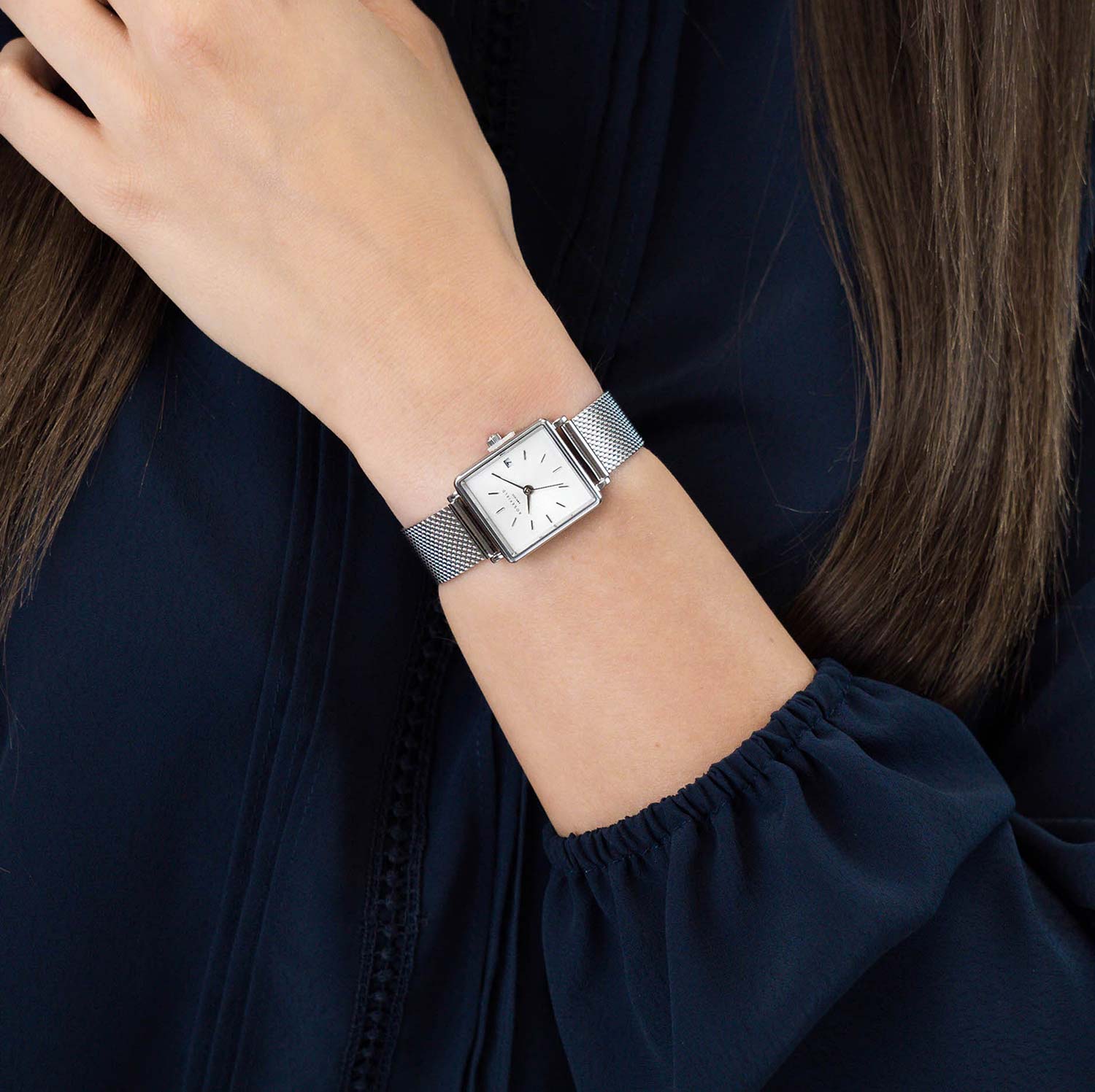 Rosefield Rosefield The Boxy XS QMWMS-Q038  — детали корпуса и нержавеющая сталь