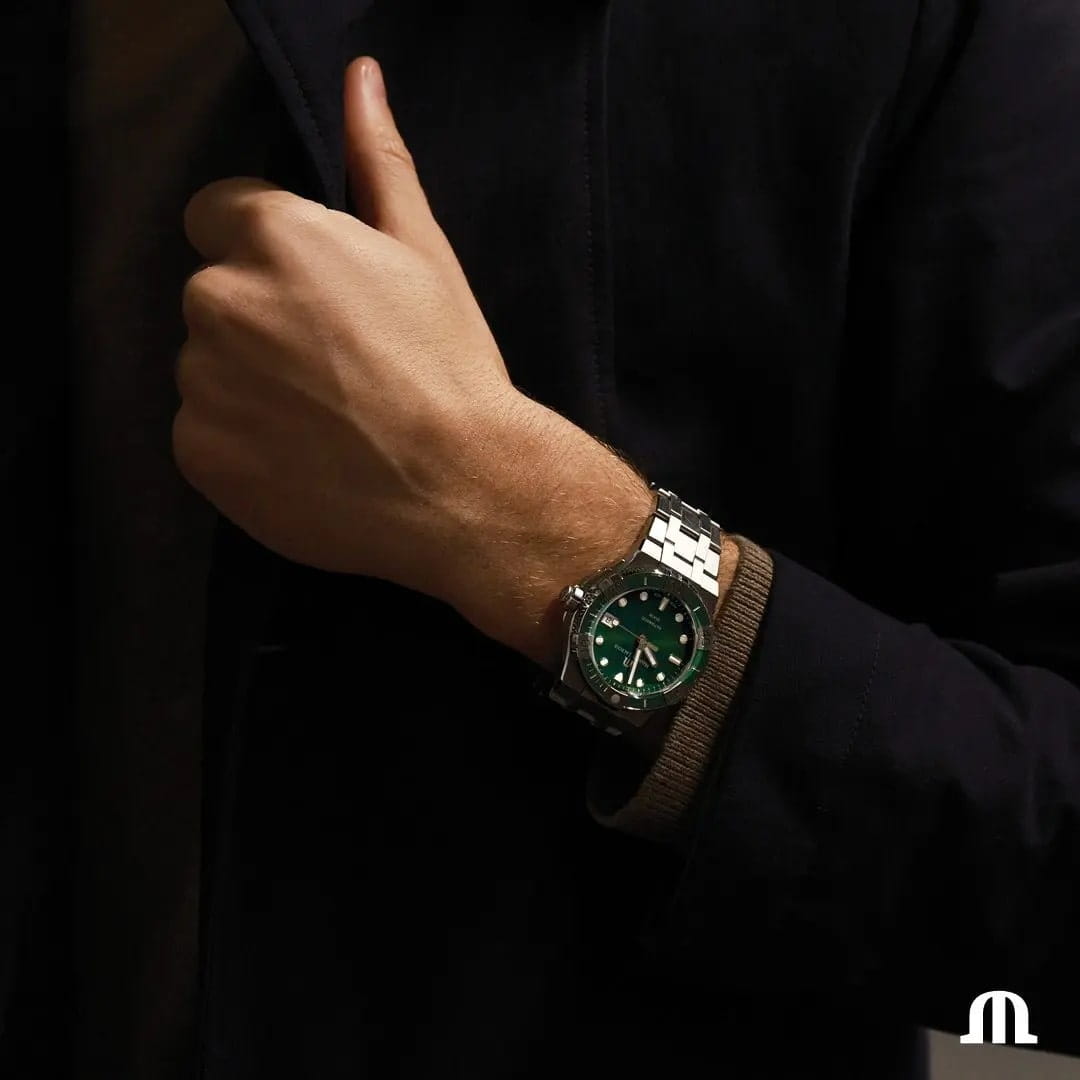 Maurice Lacroix Maurice Lacroix Aikon Venturer AI6057-SSL52-630-1 , наручные женские часы фото под углом
