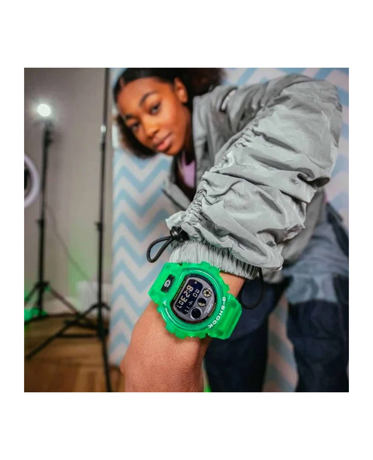 Casio Casio G-Shock DW-6900JT-3DR (DW-6900JT-3), g-shock япония мужские часы на браслете пластик боковой вид