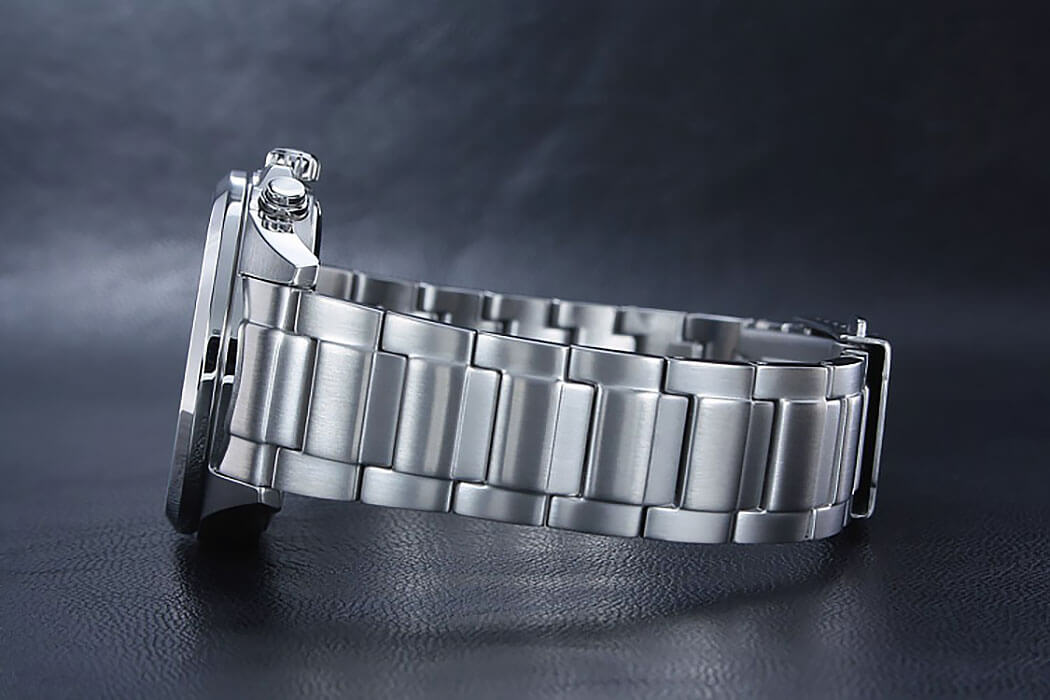 Casio EFR-527D-2A мужские часы застежка крупным планом