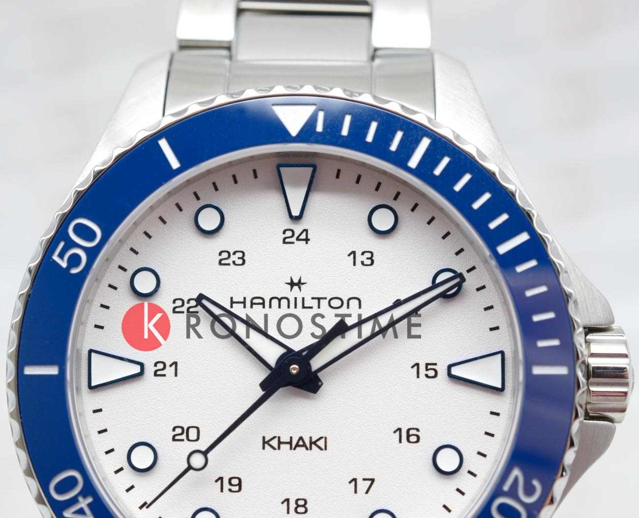 Hamilton Hamilton Khaki Navy Scuba Quartz H82231150, khaki navy швейцария мужские часы на браслете нержавеющая сталь боковой вид