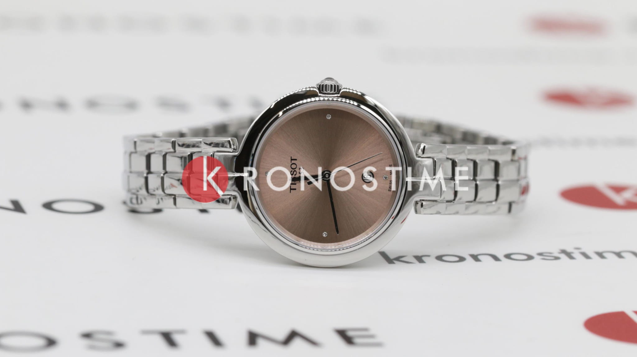 Tissot T0942101133600 женские часы застежка крупным планом