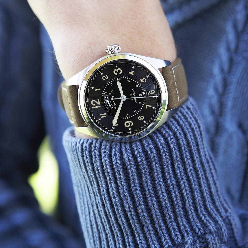 Hamilton Hamilton Khaki Field Day Date H70505833 , наручные мужские часы фото под углом