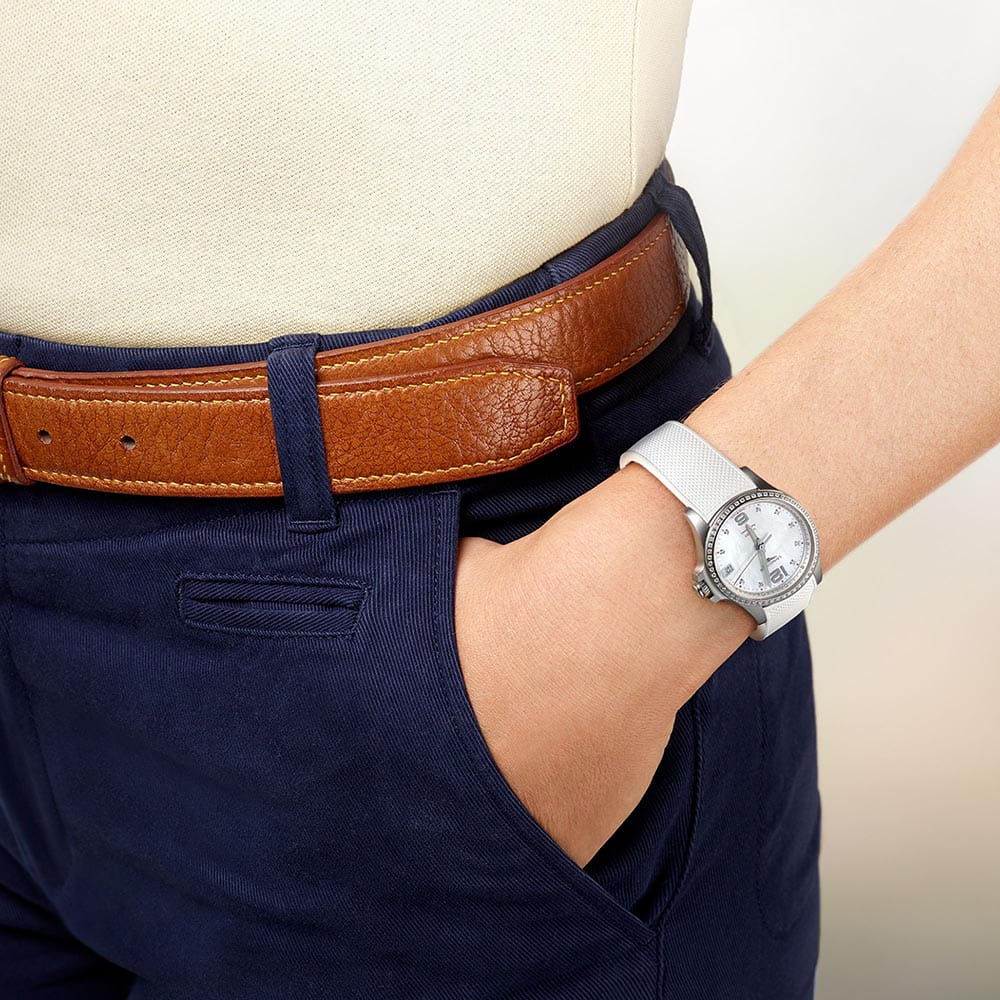 Longines Longines Conquest V.H.P. L3.316.0.87.9 кварцевые женские часы часы крупный план перламутровый циферблата