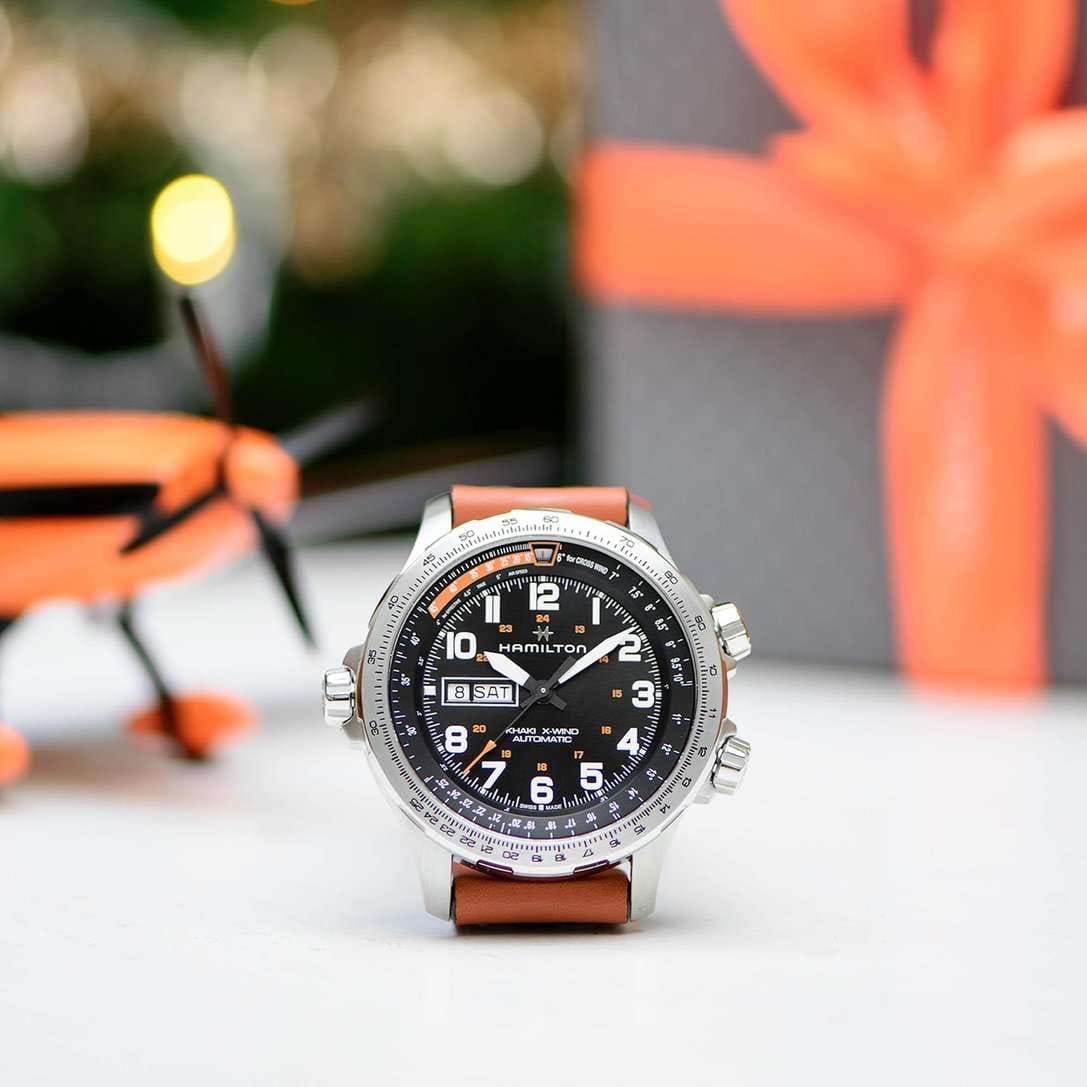 Hamilton Hamilton Khaki Aviation X-Wind Day Date Auto Chrono H77755533  — детали корпуса и кожаный