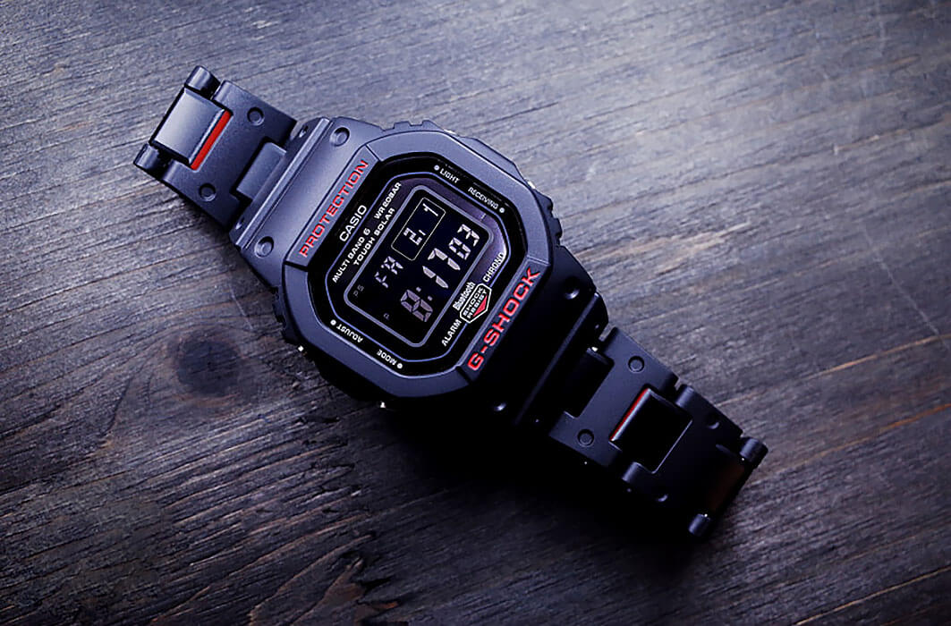 Casio Casio G-Shock GW-B5600HR-1ER , наручные мужские часы фото под углом