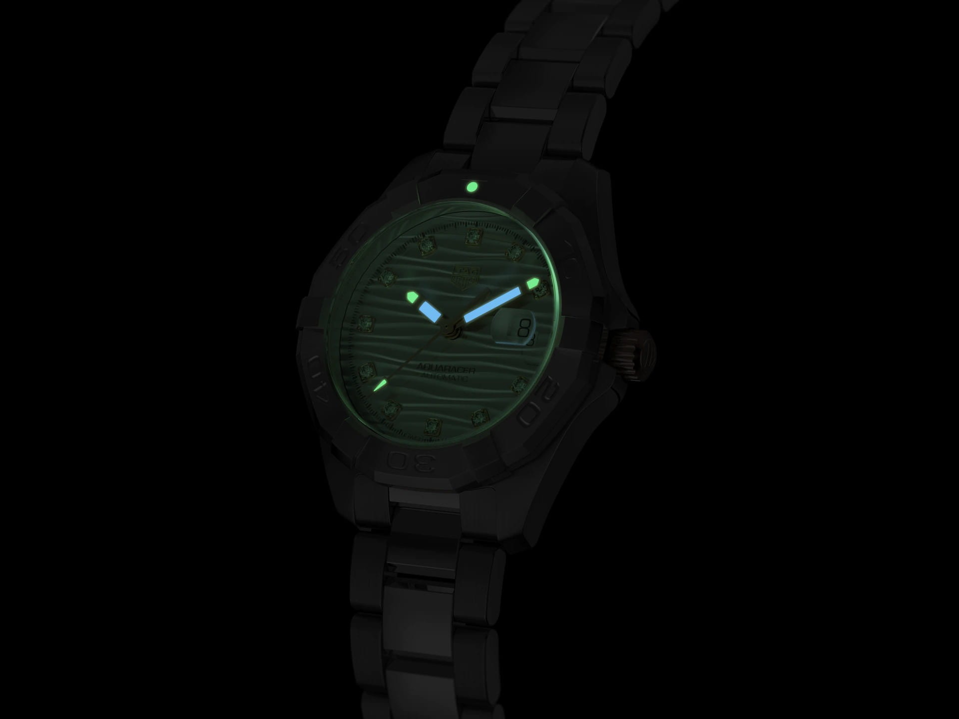 TAG Heuer TAG Heuer Autavia WBD2320.BA0740 механические женские часы часы крупный план белый циферблата