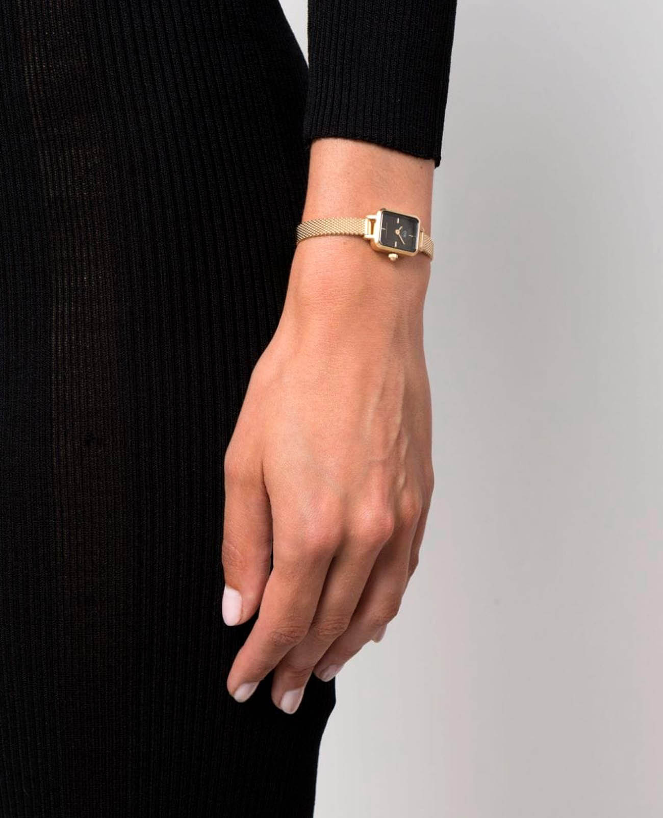 Daniel Wellington Daniel Wellington Quadro DW00100652 , наручные женские часы фото под углом