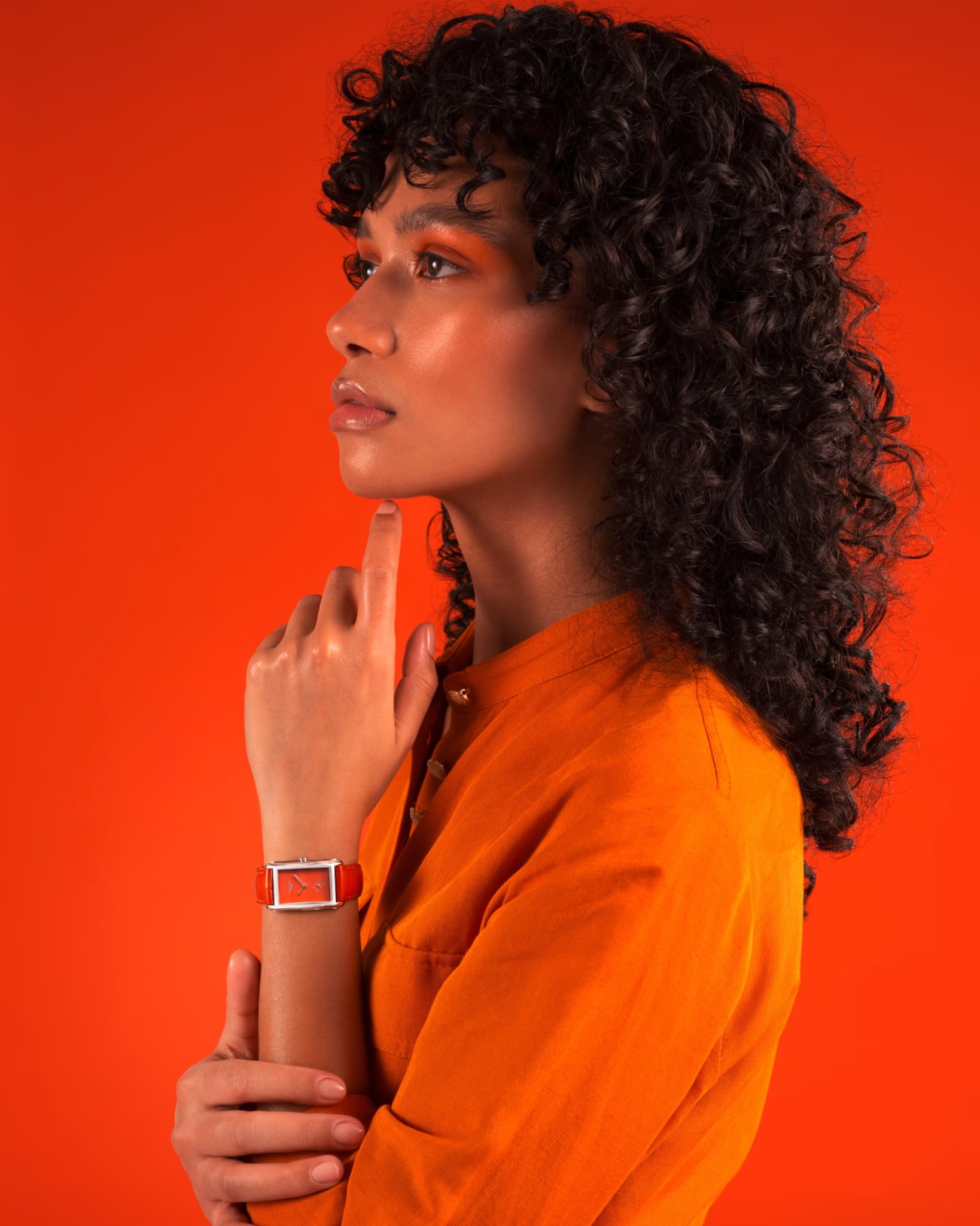 Longines Longines DolceVita L5.512.4.92.2 женские часы красный циферблат на запястье