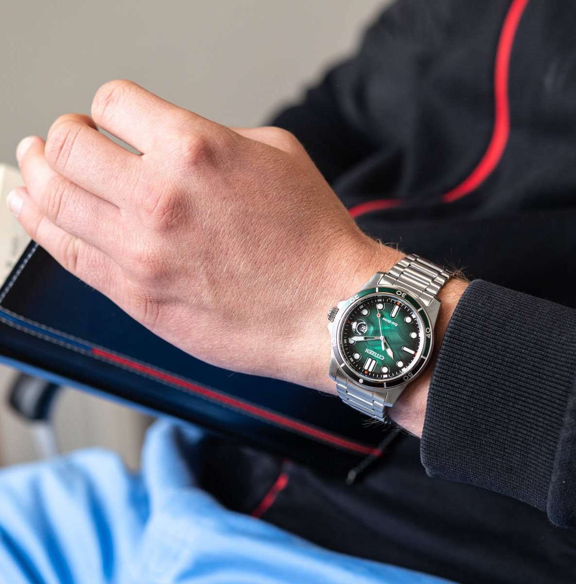 Citizen Citizen Eco-Drive AW1811-82X япония наручные мужские часы заводная головка с логотипом Citizen