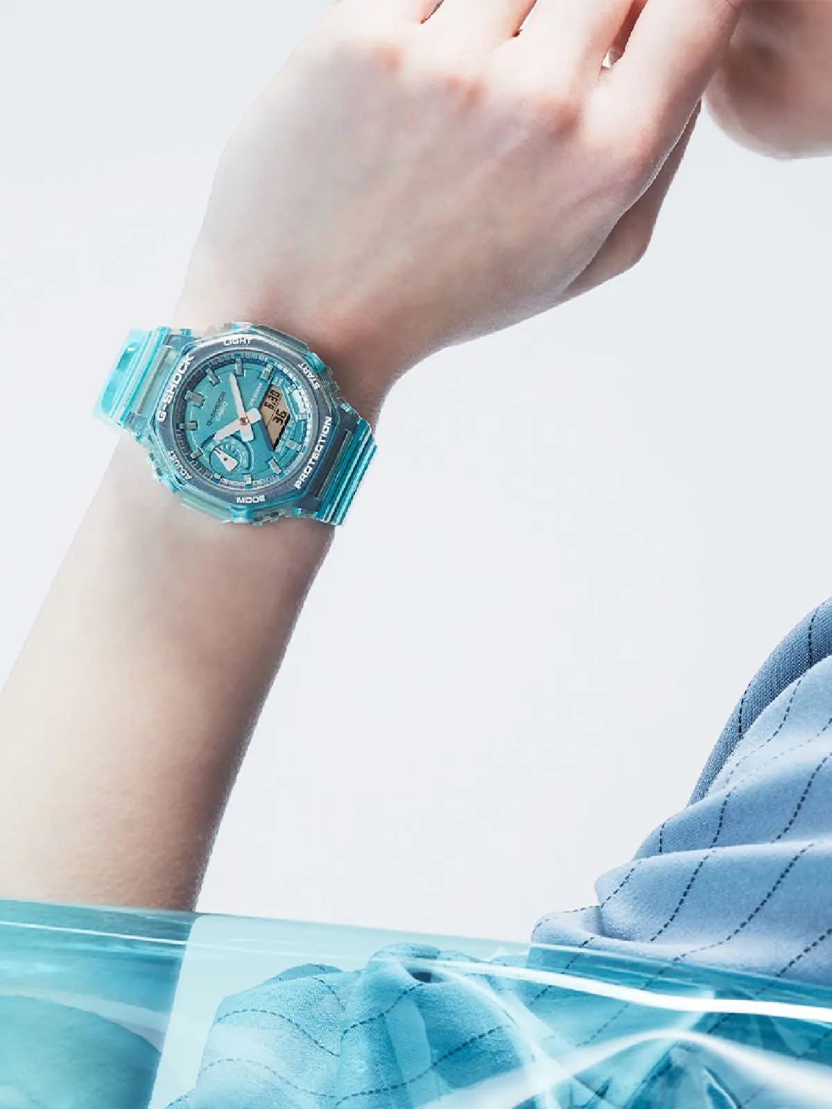 Casio Casio G-Shock GMA-S2100SK-2A , наручные женские часы фото под углом