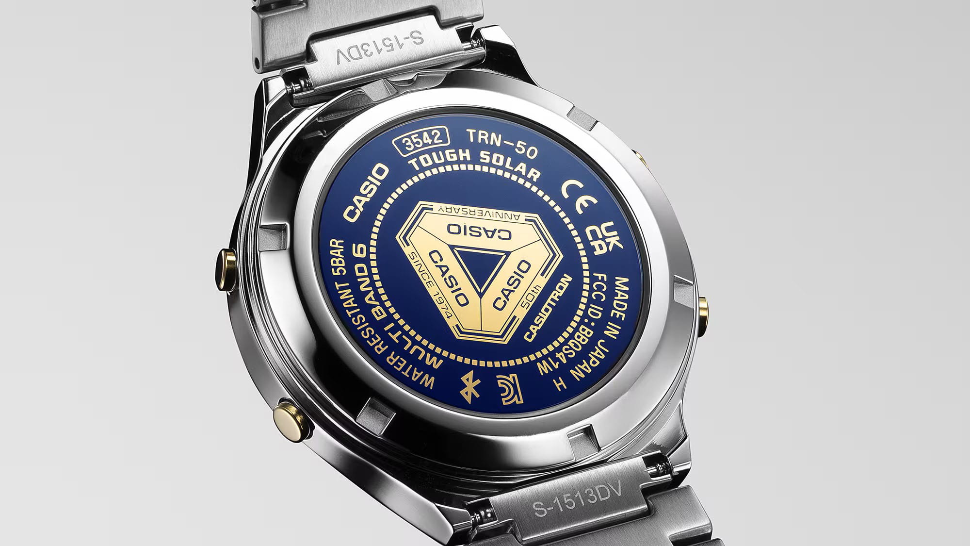 Casio Casio CASIOTRON TRN-50SS-2A,  япония мужские часы на браслете нержавеющая сталь боковой вид