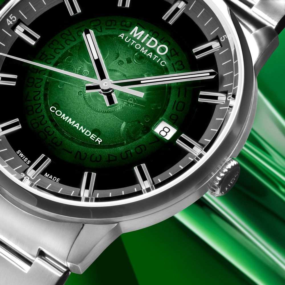 Mido Mido Commander Gradient M021.407.11.411.03  мужские часы зеленый циферблат на запястье
