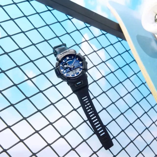 Casio Casio G-Shock GBA-900CB-1ADR (GBA-900CB-1A), g-shock япония мужские часы на браслете полимер боковой вид