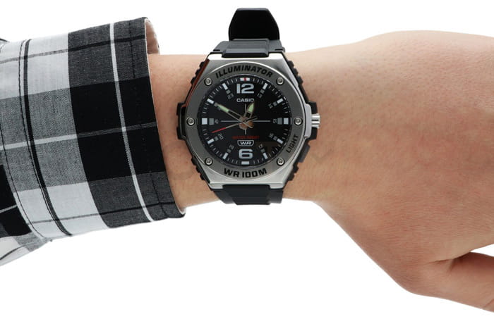 Casio Casio Collection Standard MWA-100H-1A, illuminator япония мужские часы на браслете пластик боковой вид