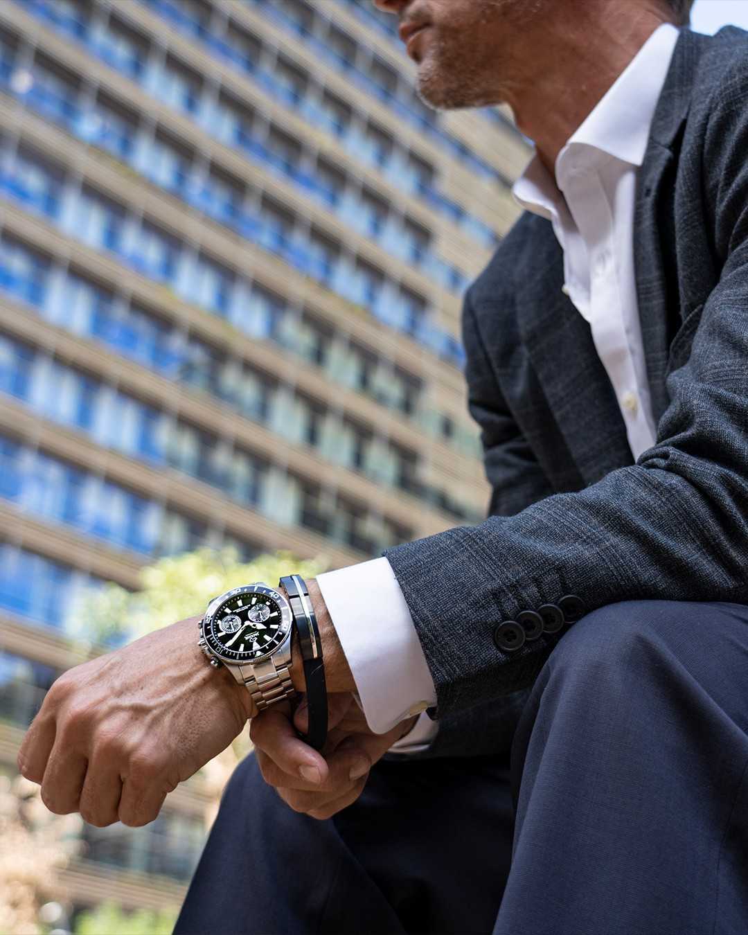 Jaguar Jaguar Connected J888/2  — детали корпуса и нержавеющая сталь