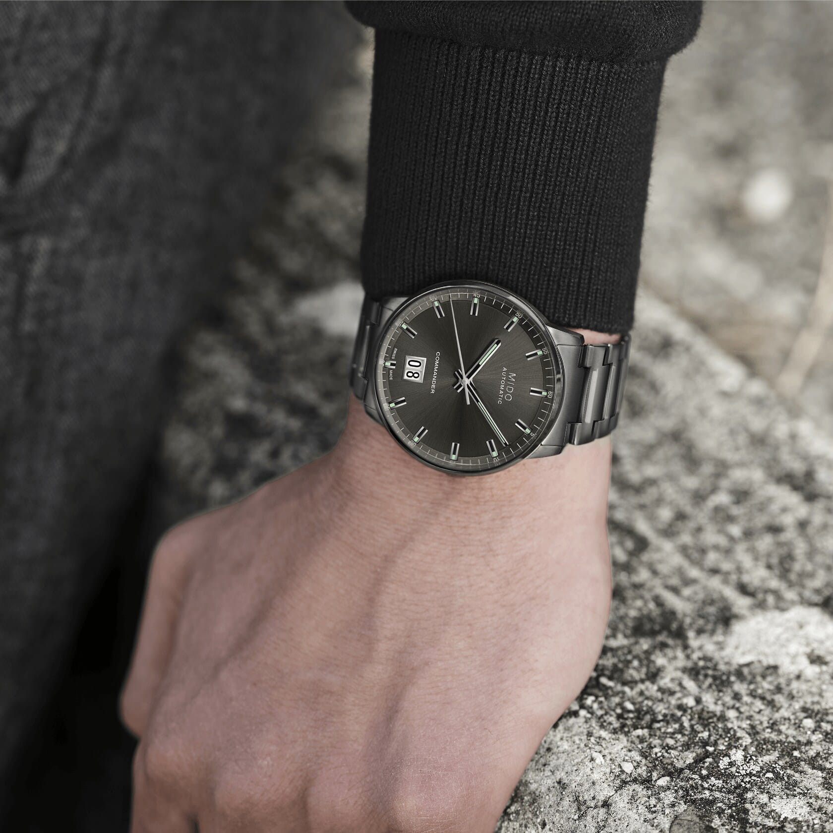 Mido Mido Commander Big Date M021.626.33.061.00 механические мужские часы часы крупный план черный циферблата